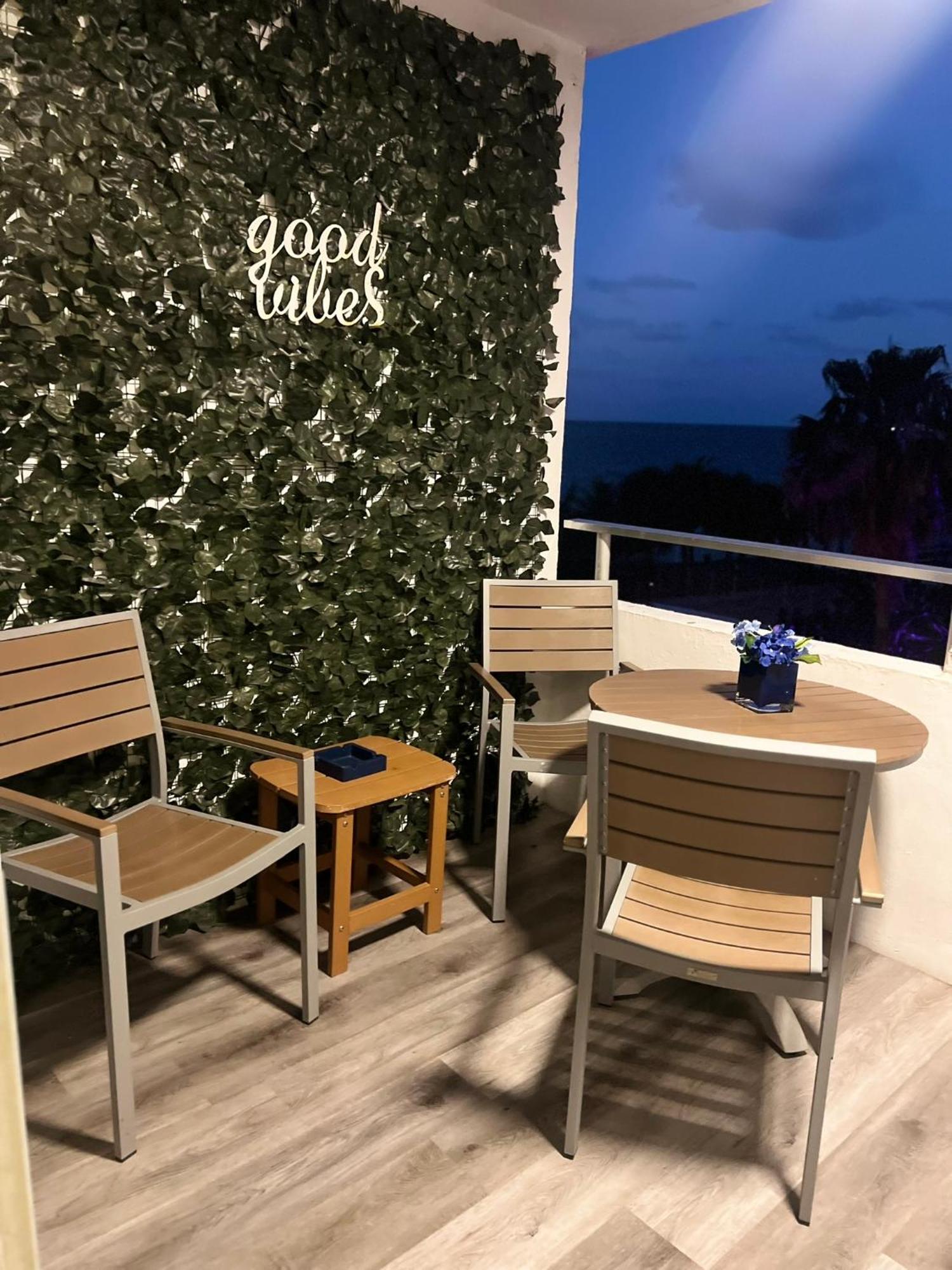 Ocean Manor Tiki Sunset Retreat Hotel Lauderdale-by-the-Sea Bagian luar foto